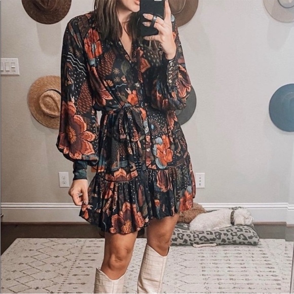 FARM RIO •BLOGGER FAVE•SOLD OUT• Black River Creatures Floral Belted Mini Dress - Picture 2 of 12